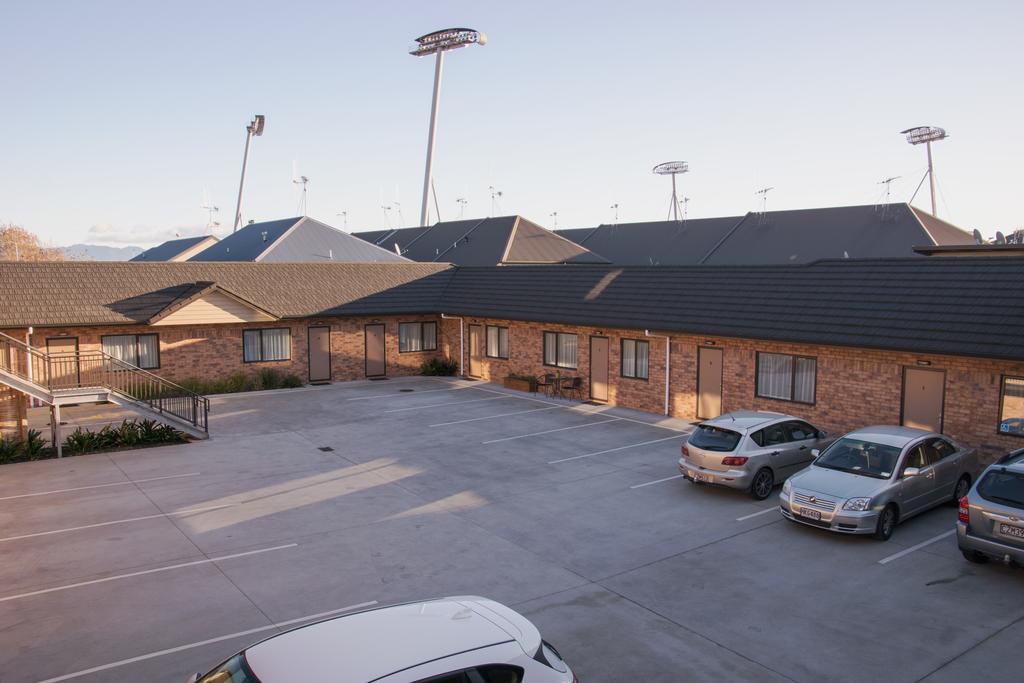 Arena Court Motel Hamilton Esterno foto
