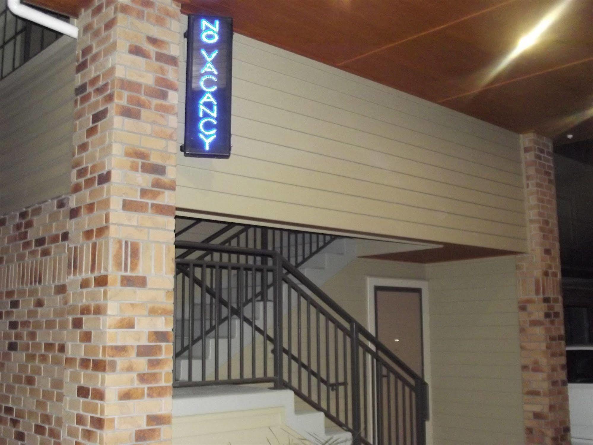 Arena Court Motel Hamilton Esterno foto